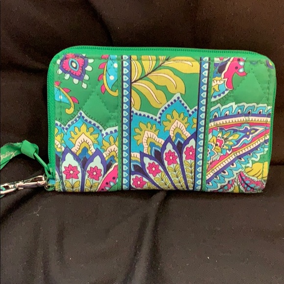 Vera Bradley wallet - Picture 1 of 3